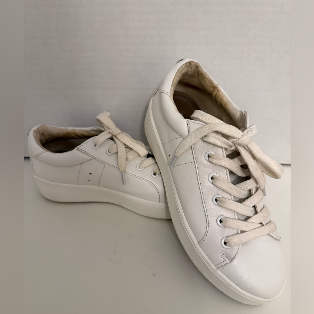 Steve Madden Bertie Womens 6.5 White Casual Classic Sneaker Court Tennis Shoe - Picture 2 of 9